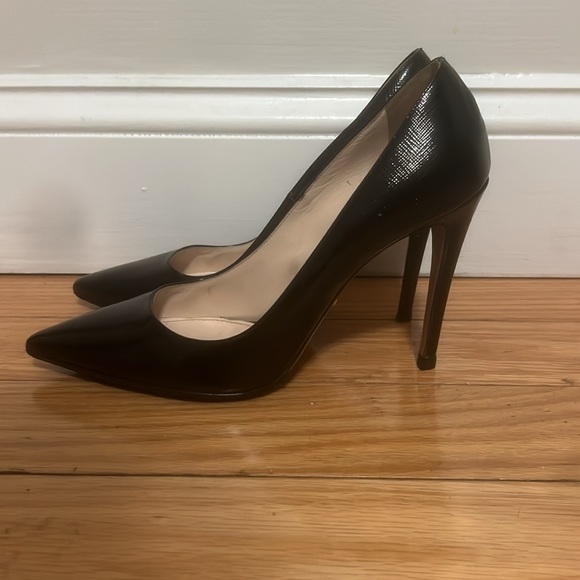 Prada shoes - Picture 2 of 5